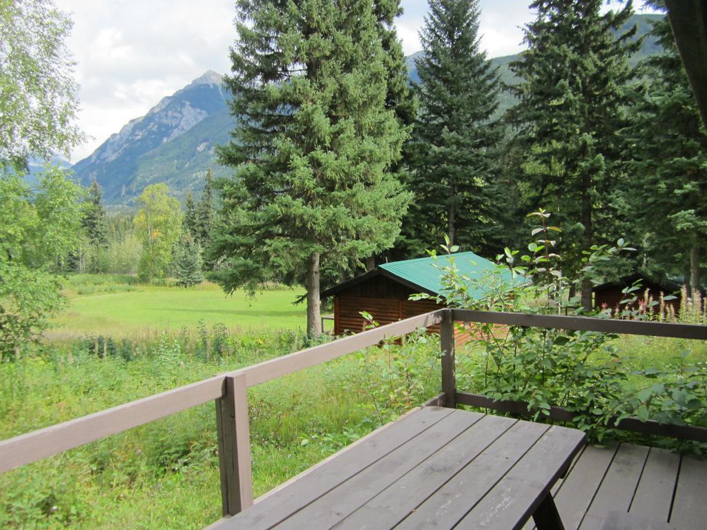 Mount Robson Lodge מראה חיצוני תמונה